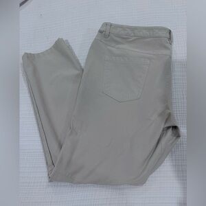 Lululemon Men's Tan Pants
40x30
Has stains